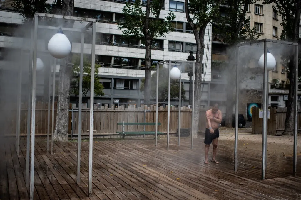 Eat well and close shutters: The French government advice for surviving a heatwave