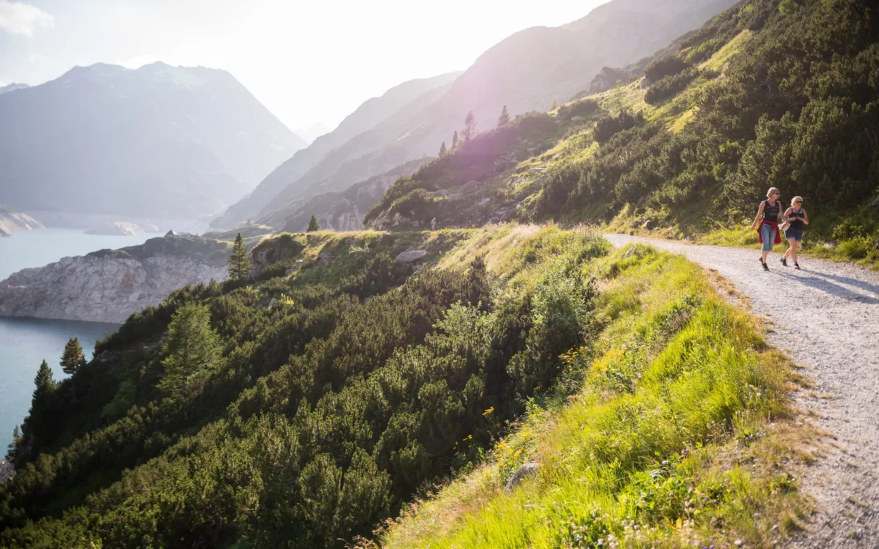 EXPLAINED: How to find a summer job in Austria