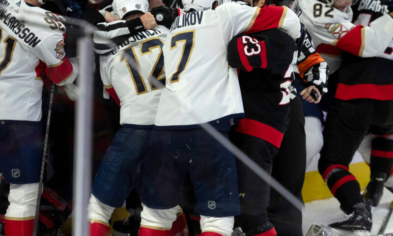 Everybody’s Ejected After a Senators-Panthers Fight