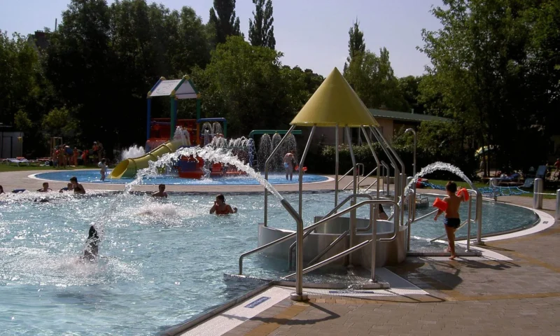 IN PICTURES: The best outdoor pools in Vienna