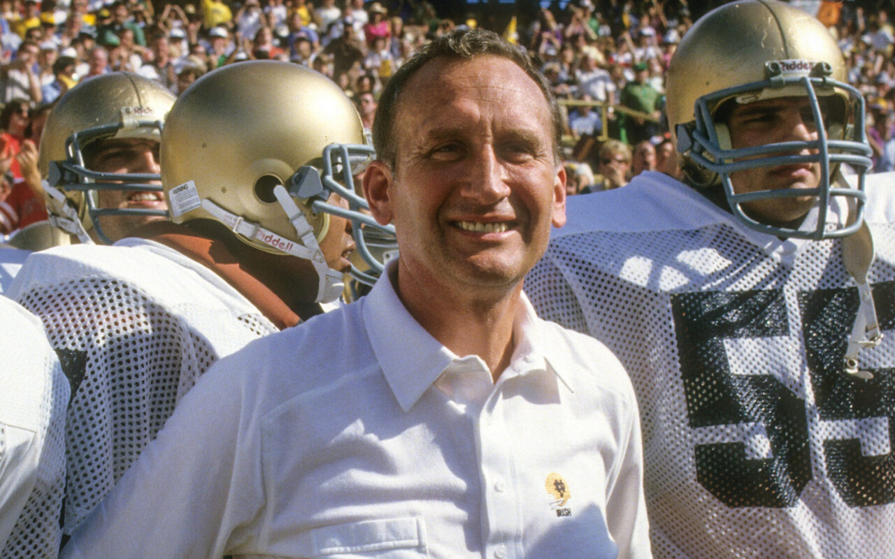 Gerry Faust, Coach Who Lived a Dream at Notre Dame, Dies at 89