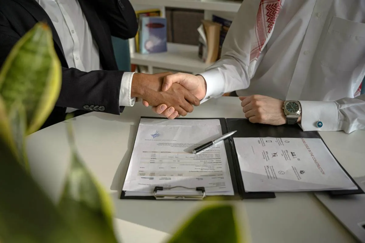Are job or rental contracts written in English valid in Norway?