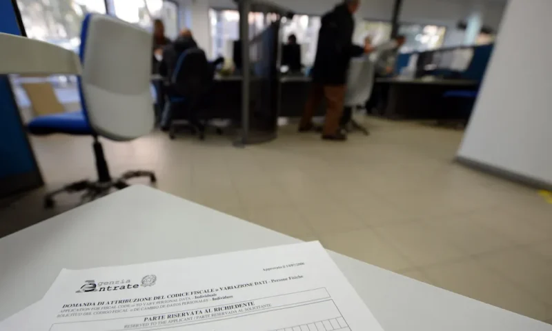 Do I have to file my annual tax declaration if I’ve just moved to Italy?