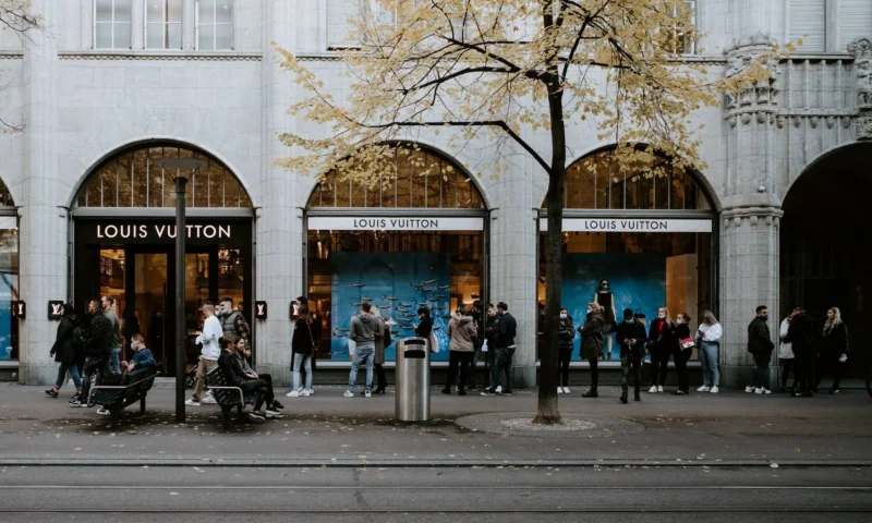 Where exactly can you shop in Switzerland on a Sunday?