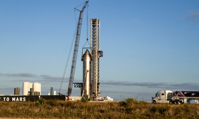 As the SpaceX Hype Machine Steamrolls Ahead, Wall Street Jumps Aboard