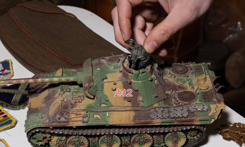 The 15-Year-Old Keeping War Memories Alive