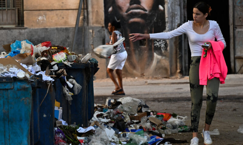 Even Havana’s Street Sweepers Can’t Escape the Impact of the Fuel Blockade