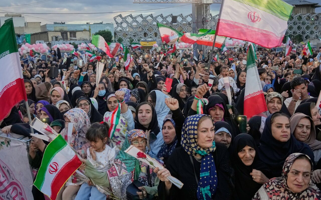 Iranian Officials Say Proposed Peace Deal Would Open Strait of Hormuz
