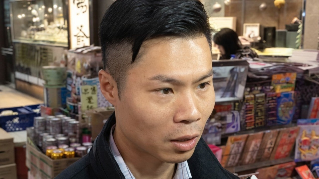 Top police officer gets 2½ years in jail for taking HK$1.1 million in cash, gifts