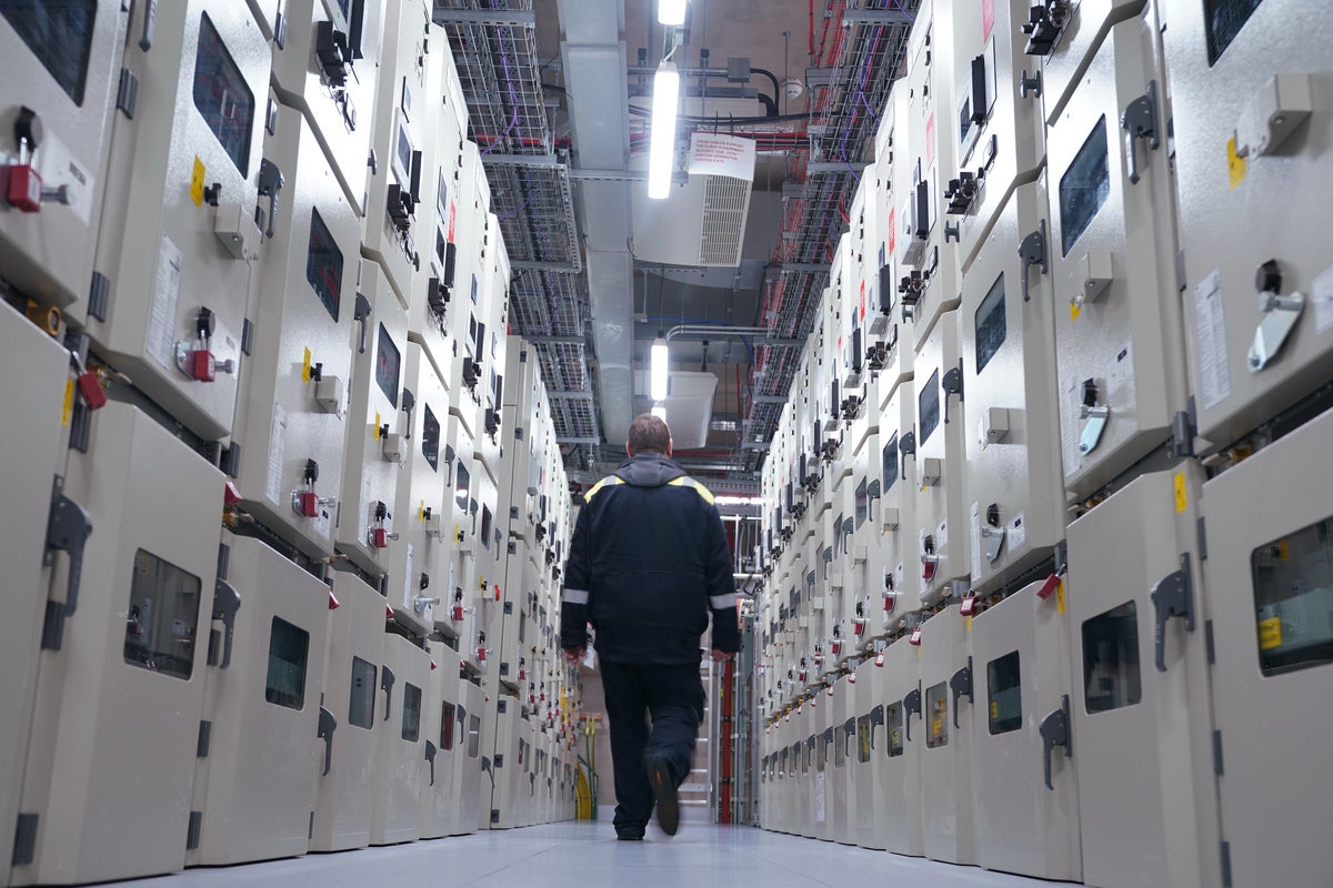 Government slammed for ‘shocking’ failure on hyperscale data centre emissions