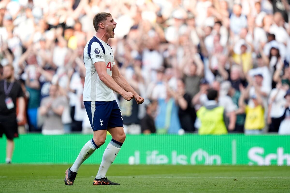 Tottenham star slams ’embarrassing’ and ‘unacceptable’ season after relegation averted