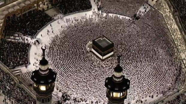 Muslims start hajj while Middle East peace efforts hang in balance