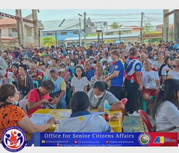 Mandaue City eyes P2,000 hike in senior citizens’ cash aid