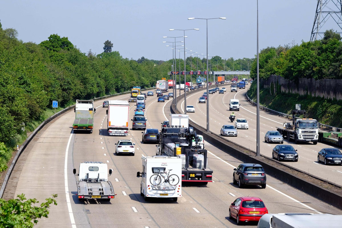 Motorists issued severe warning after road ‘melts’ during UK heatwave