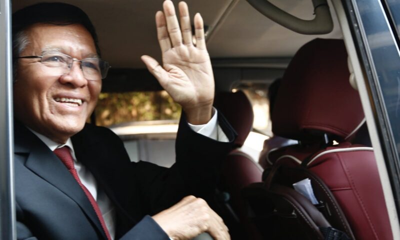 Hun Sen pardons detained Cambodia opposition leader Kem Sokha