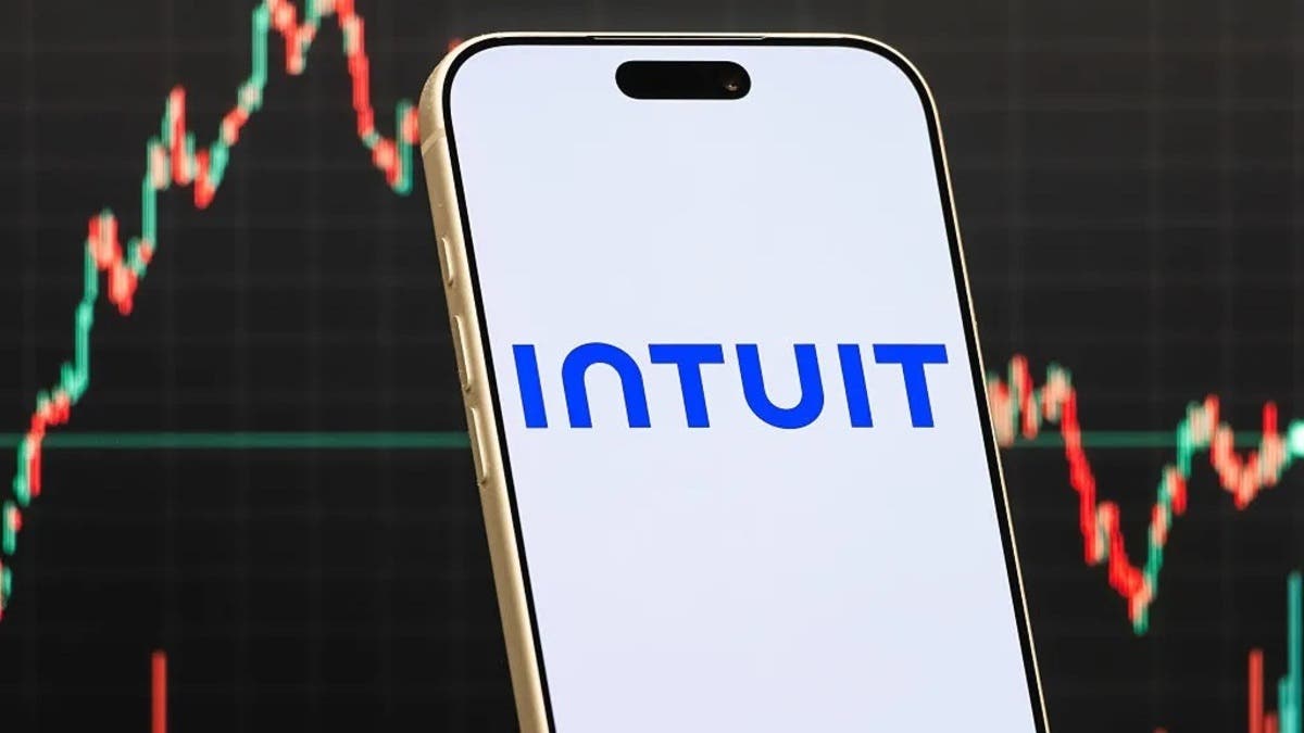 “Intuit” تستغني عن أكثر من 3000 موظف لصالح الذكاء الاصطناعي