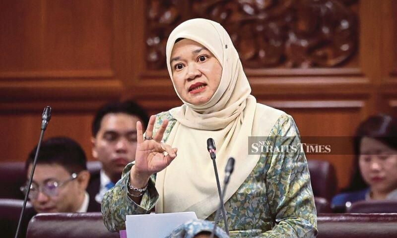 Education Ministry to continue supporting Form 6 students, says Fadhlina