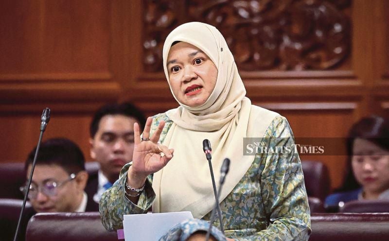 Education Ministry to continue supporting Form 6 students, says Fadhlina