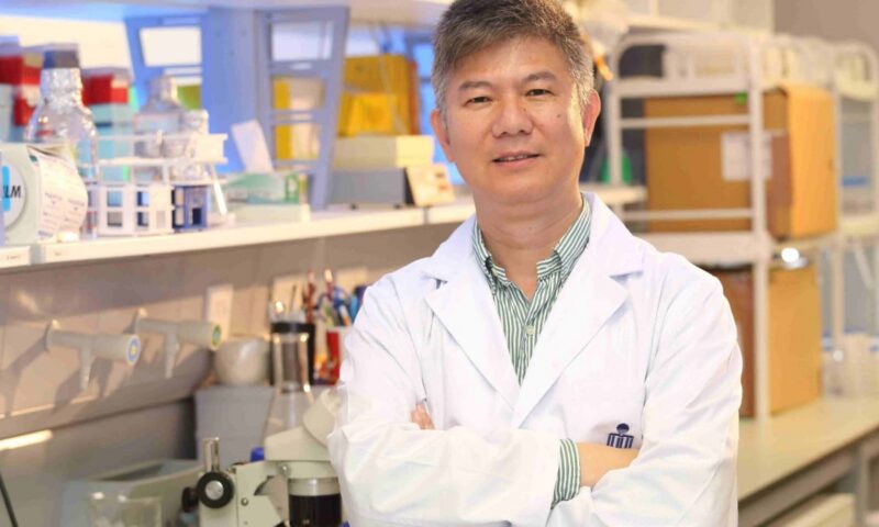 Disgraced professor who took HK$40,000 to admit unqualified student sent to jail