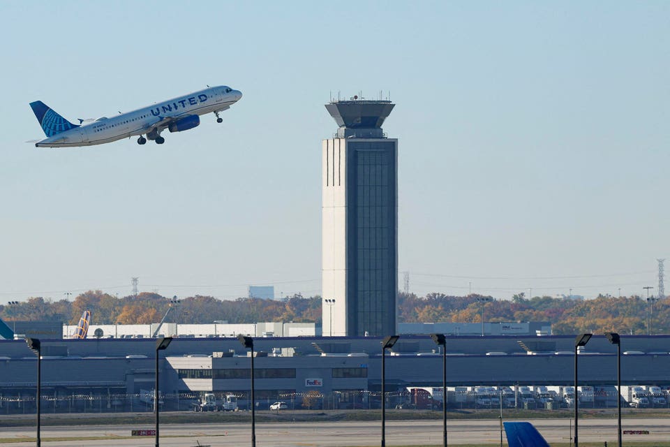Memorial Day Weekend Flight Delays: Airports In San Francisco, Chicago And More Impacted