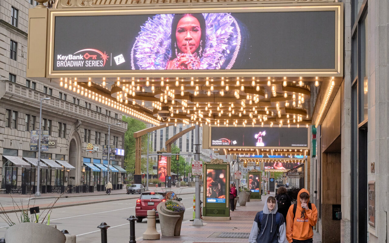In Cleveland, Smokers Are Helping to Keep the Arts Alive