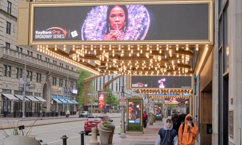 In Cleveland, Smokers Are Helping to Keep the Arts Alive