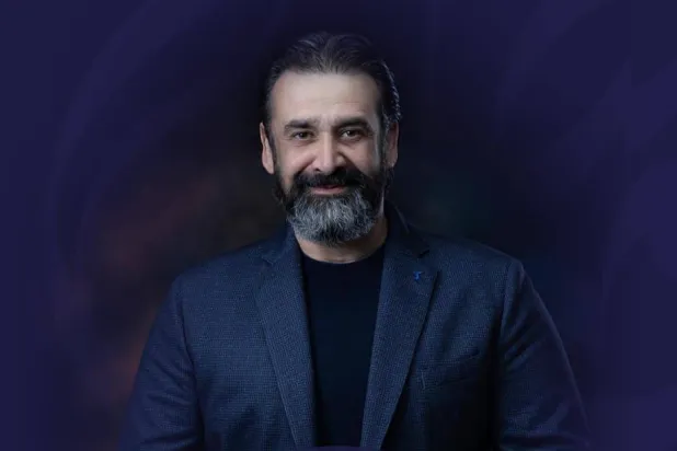 كريم عبد العزيز لـ«الشرق الأوسط»: «7 DOGS» فتح أمامي باب العالمية