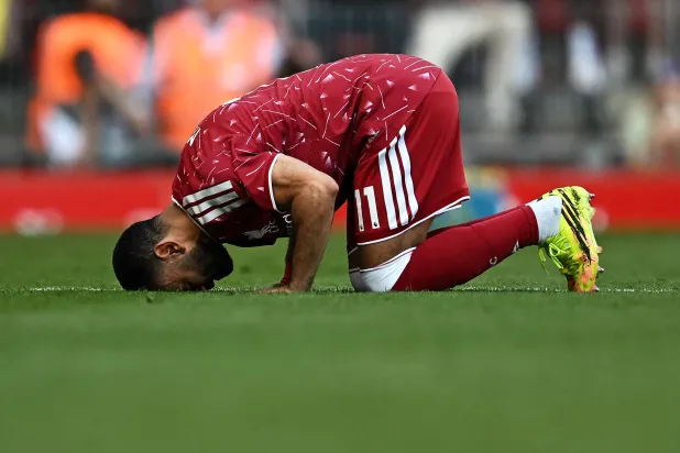 ليفربول يتعادل مع برينتفورد… وصلاح يقوم بسجدته الأخيرة في «أنفيلد»