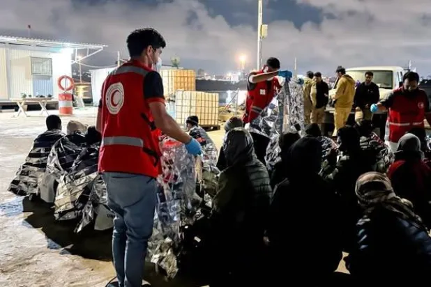 ضبط عشرات «المهاجرين» على متن قاربين قبالة شاطئ طبرق الليبية