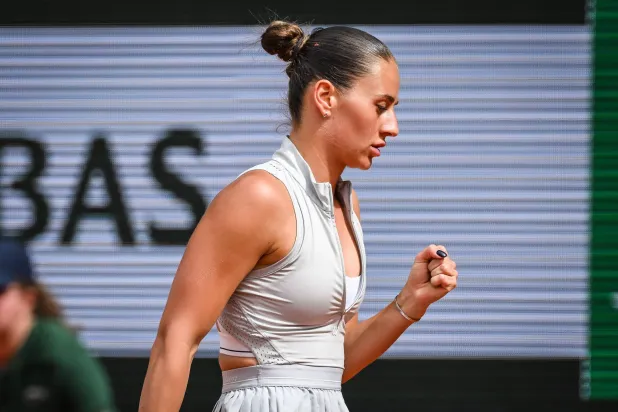 Kostyuk Stuns 4-time Champion Swiatek on Big Day for Ukraine at French Open