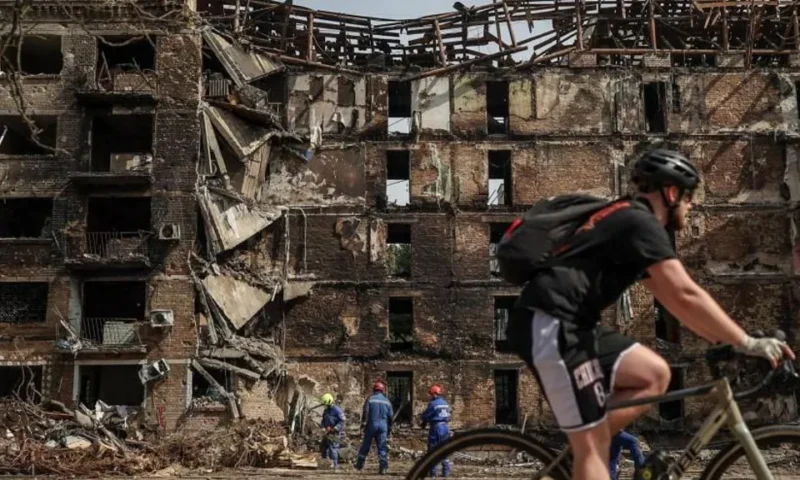 Russia threatens more Kyiv strikes and tells foreign nationals to leave