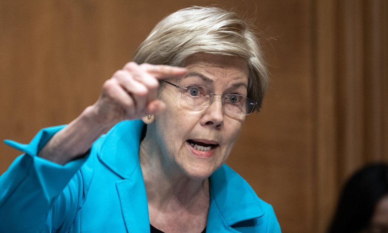 Scoop: Democrats eyeing 2028 bids court Warren