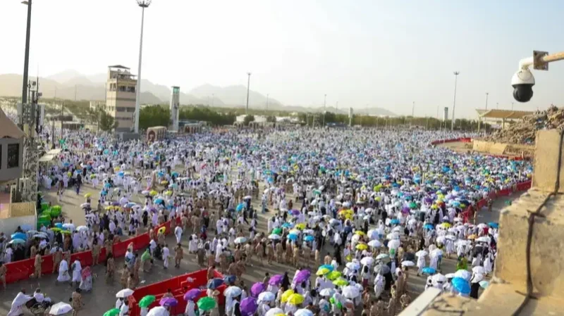 بعد أداء الركن الأعظم.. ضيوف الرحمان يتدفقون إلى مزدلفة