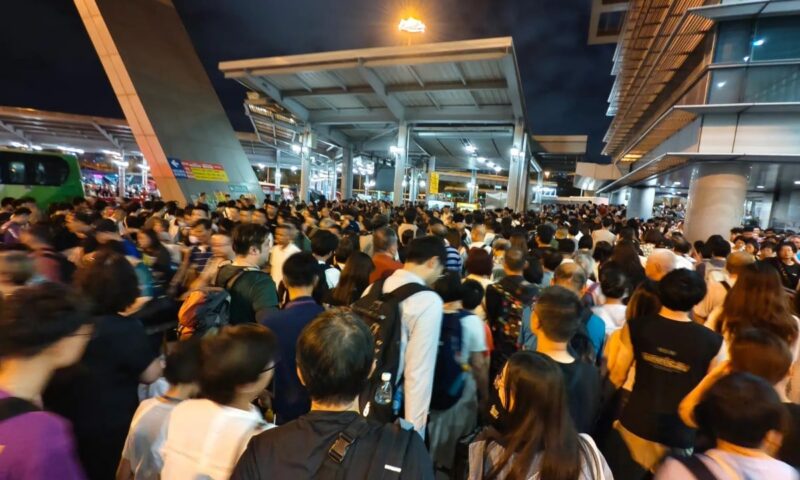 Hongkongers stuck for hours as 673,000 return via land checkpoints after long weekend