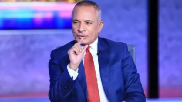 تجربة ثقافية فريدة .. أحمد موسى: شاب موهوب رسم لوحة ليا في شارع الفن