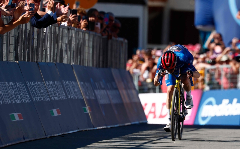 Vingegaard takes Giro lead after 14th stage