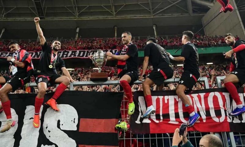 اتهامات بالخيانة تعكر أفراح اتحاد الجزائر