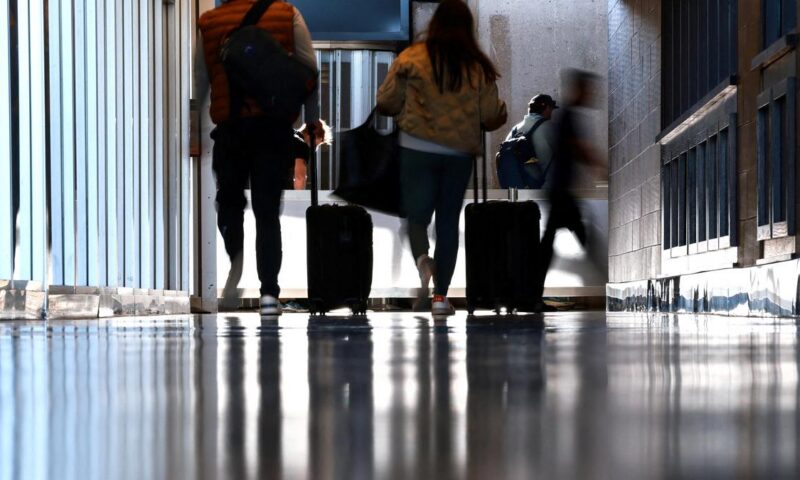 U.S. extends Ebola travel ban to Green Card holders