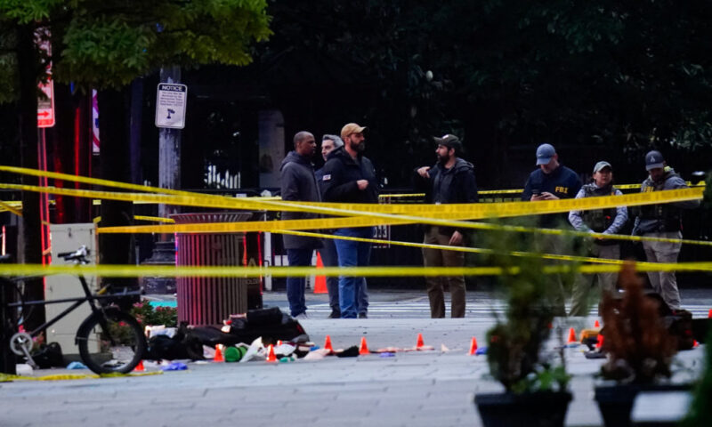 Suspect killed after firing shots near White House security checkpoint, Secret Service says