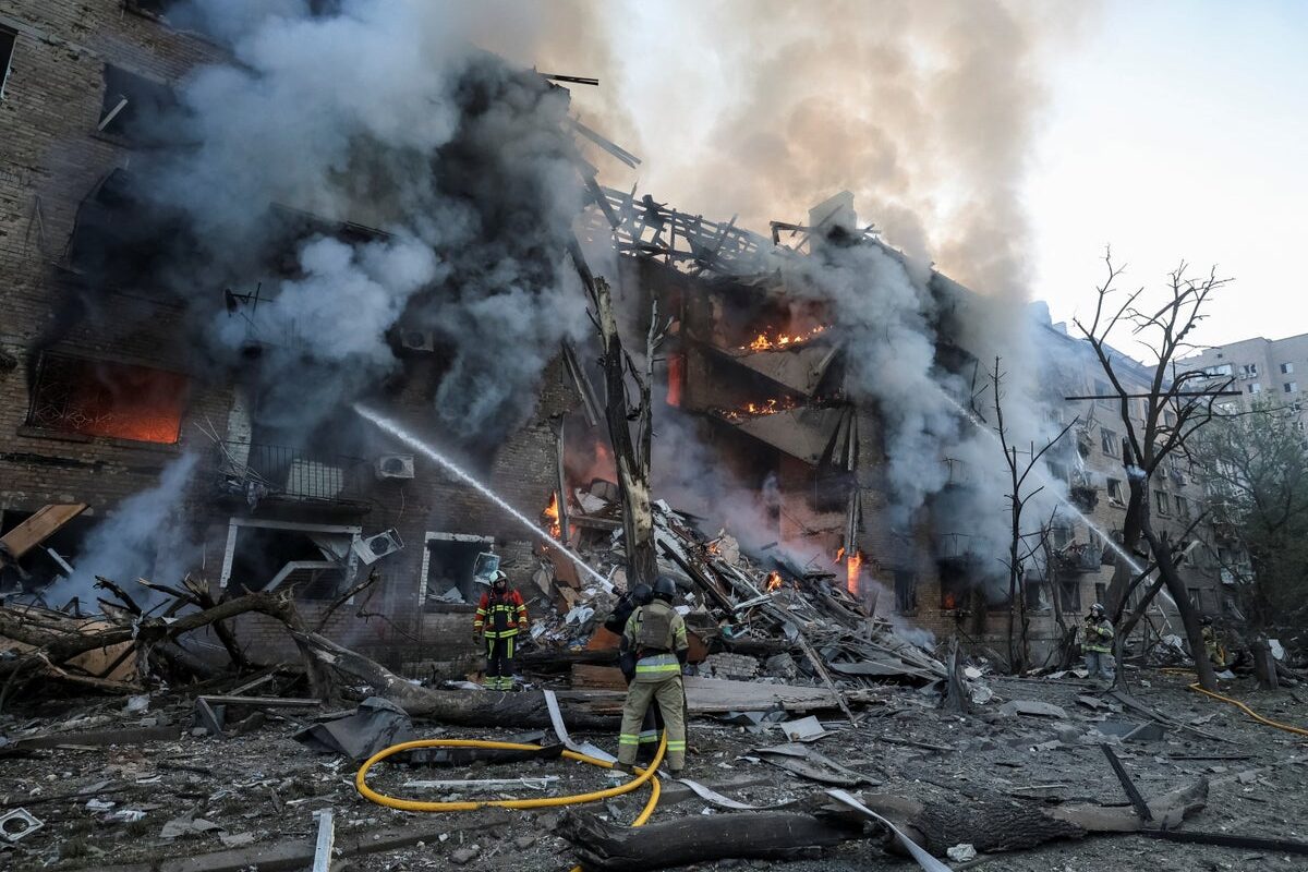 Putin launches huge attack on Ukraine with high speed missile and 600 drones after threatening revenge