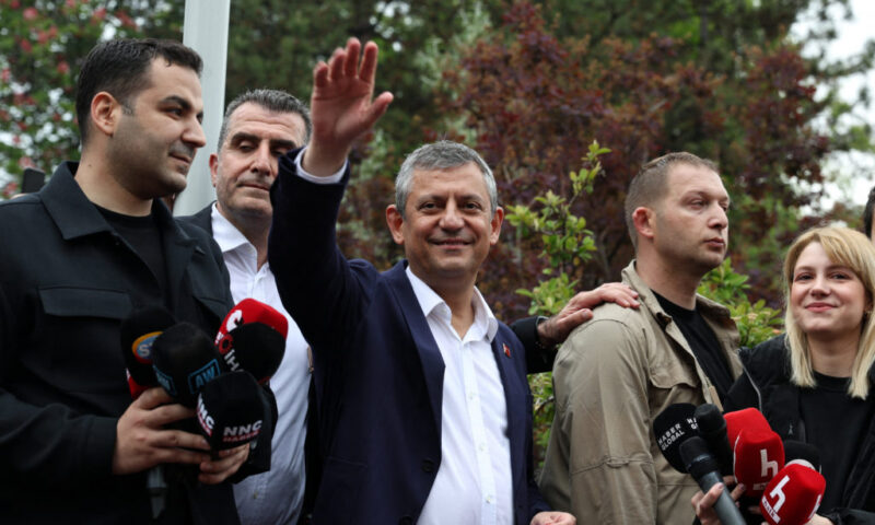 Turkish police force entry into CHP offices, fire tear gas and rubber bullets