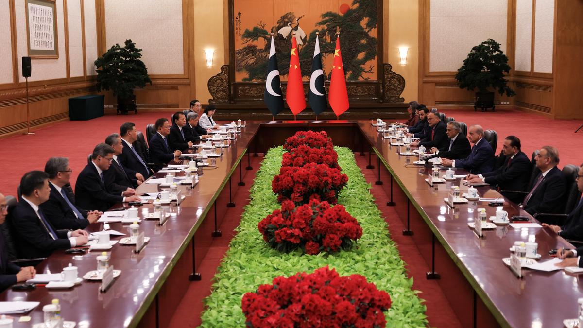 Chinese President Xi Jinping meets Pakistan PM Sharif as Iran war looms