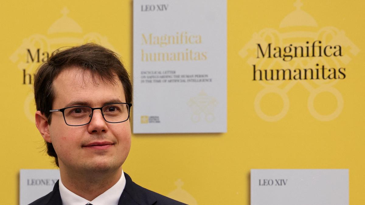 Anthropic’s co-founder says AI must be guided from outside Big Tech