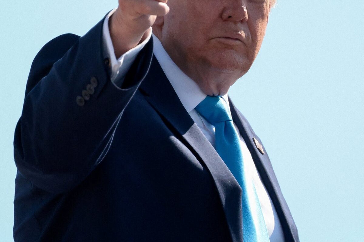 Trump wants all federal workers to sign non-disclosure agreements in latest crackdown on media leaks