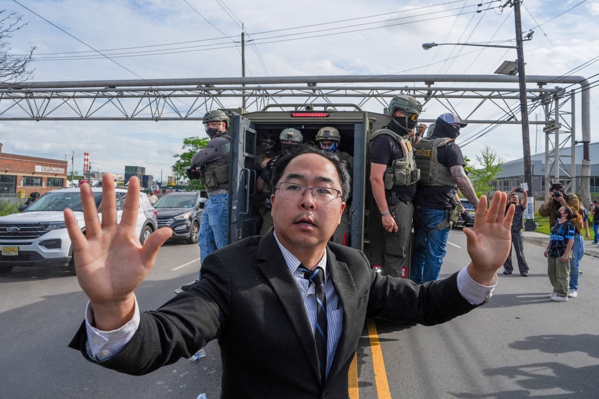 US Senator pepper-sprayed by ICE outside immigration detention center: ‘It’s just burning’