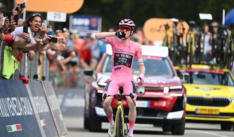 Vingegaard obliterates Giro rivals with stage 16 win in Swiss Alps