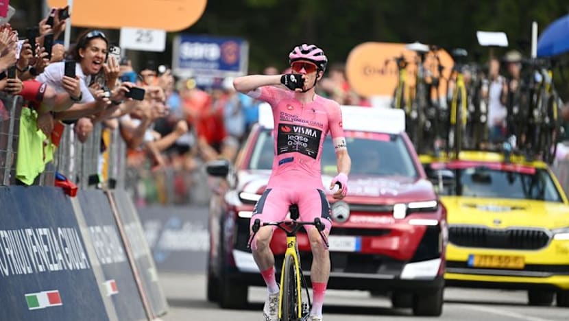 Vingegaard obliterates Giro rivals with stage 16 win in Swiss Alps