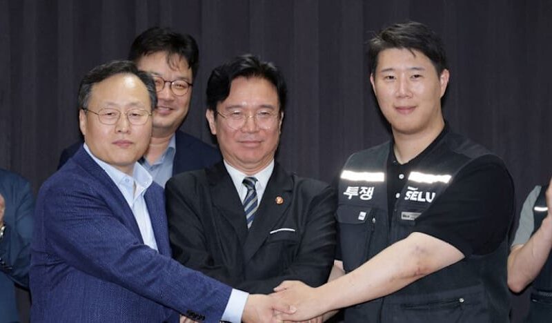 Samsung’s unionised workers in South Korea approve pay deal