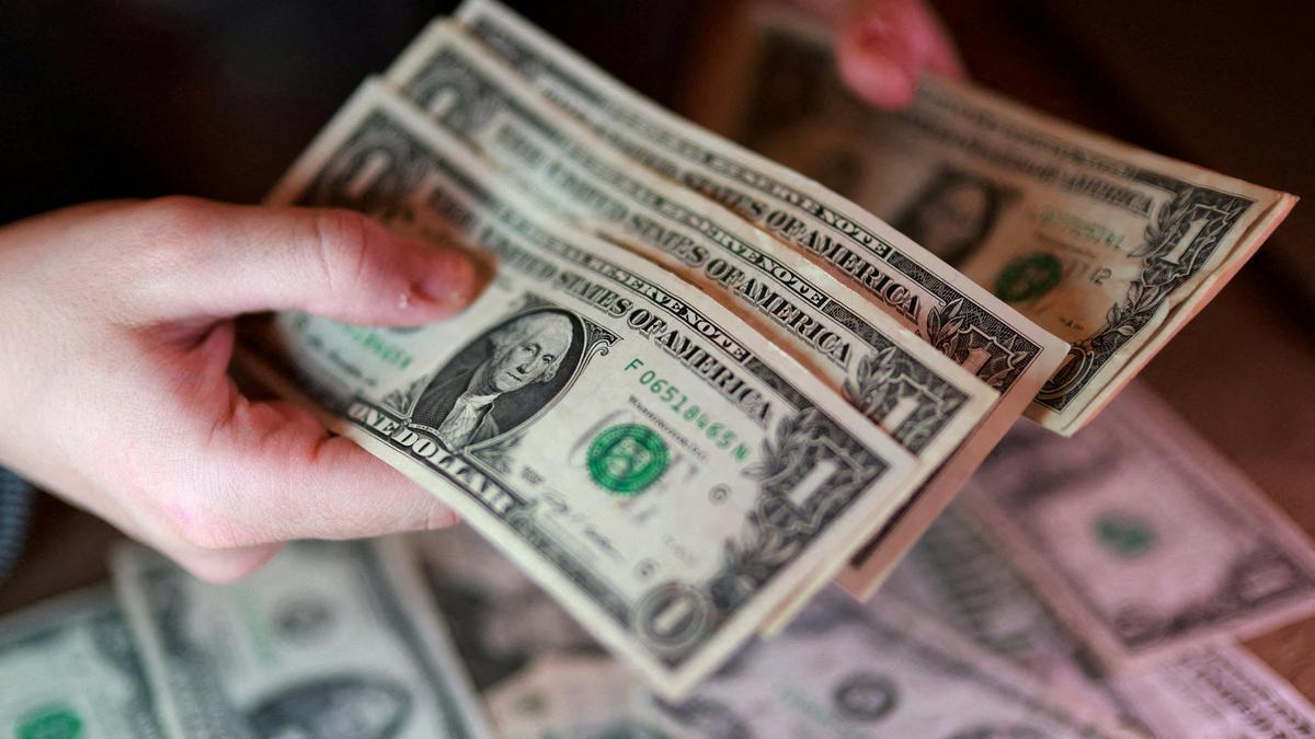 Forex reserves drops $7.5 billion to $681.38 billion