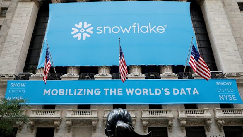 Snowflake signs $6 billion deal with AWS tied to AI infrastructure